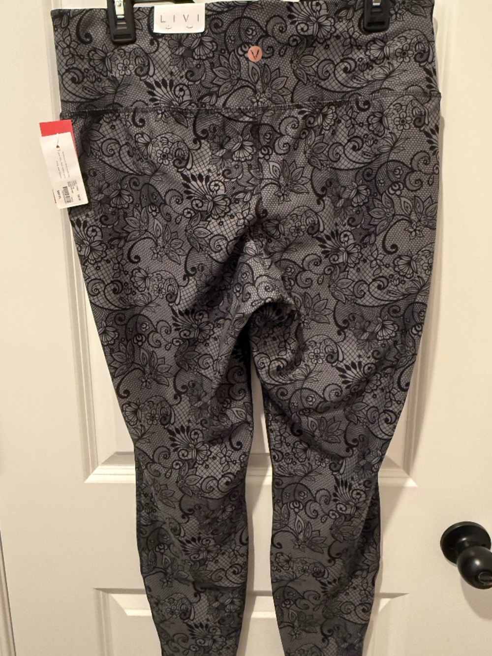 Livi Active 7/8 Leggings 14/16 NWT Black & Grey Lace Pattern